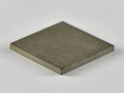サマコバ磁石(SS26)、角型、18x18x1.5(mm)、片面3極