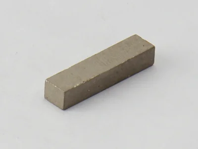 サマコバ磁石(SS28)、角型、22x5x4(mm)、4mm方向