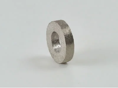 サマコバ磁石(SS28)、リング型、Φ4xΦ2x0.9(mm)、高さ方向