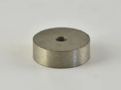 サマコバ磁石(SS28)、リング型、Φ15xΦ3x5(mm)、高さ方向