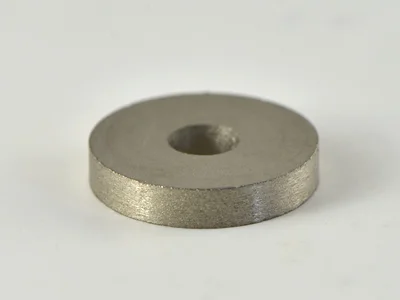 サマコバ磁石(SS28)、リング型、Φ16xΦ5x3(mm)、高さ方向