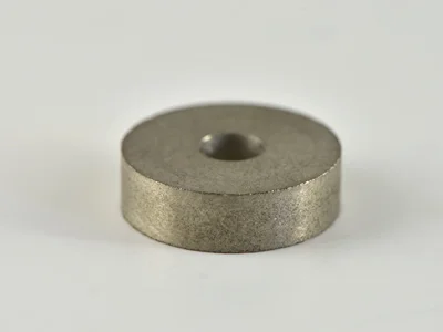 サマコバ磁石(SS28)、リング型、Φ17xΦ5x5(mm)、高さ方向